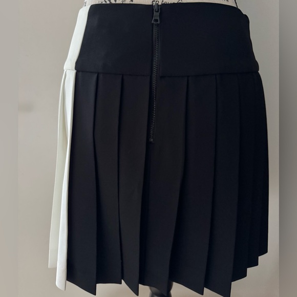 Alice + Olivia Wilcox Pleated Mini Skirt - Picture 7 of 8